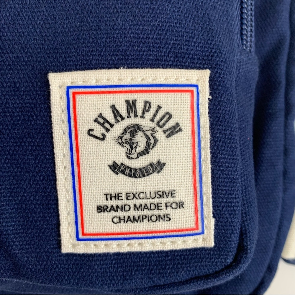 Champion Sling Bag Crossbody Backpack NWT Unisex Navy Blue - Picture 5 of 14